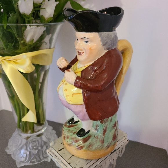 Toby Jug English Ceramic Staffordshire Snuff Taker Size 9.5" tall x 6" wide - Picture 4 of 10